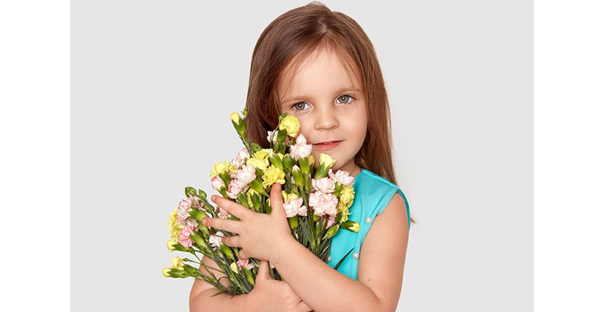 ¿Por Qué Regalarle Flores a los Niños?