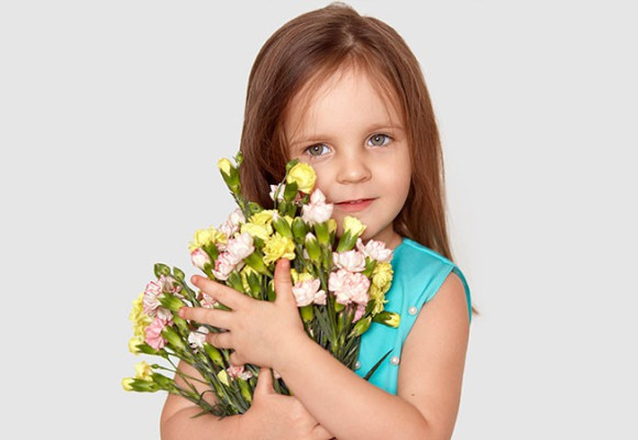 ¿Por Qué Regalarle Flores a los Niños?